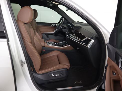 Used 2024 BMW X5 xDrive40i w/ Parking Assistance Package image 21