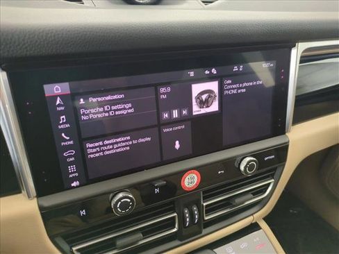 New 2026 Porsche Macan image 18