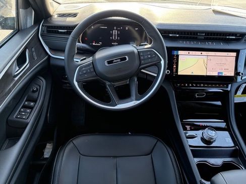 New 2026 Jeep Grand Cherokee Limited image 37