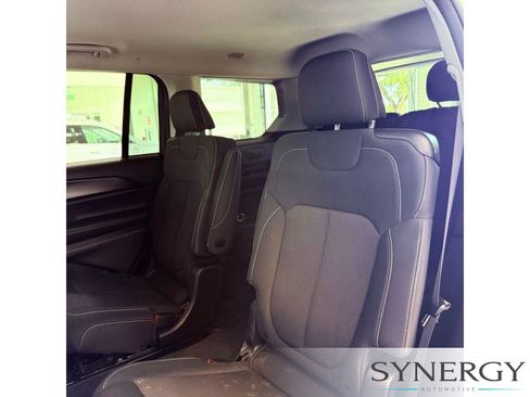 Used 2023 Jeep Grand Cherokee L Laredo RWD image 29