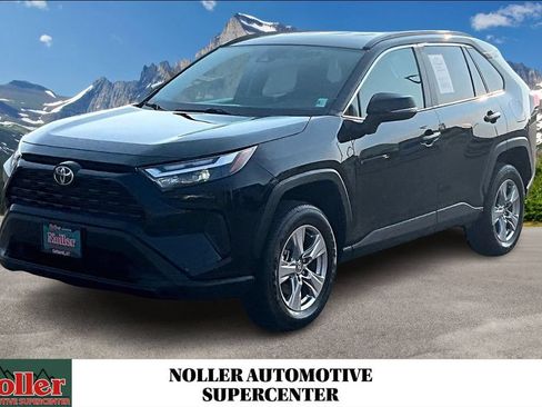 Used 2025 Toyota RAV4 XLE AWD/4WD image 1