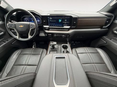 Used 2022 Chevrolet Silverado 1500 High Country w/ Z71 Off-Road Package AWD/4WD image 11