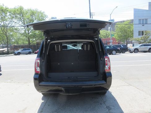 Used 2016 GMC Yukon SLT w/ Open Road Package AWD/4WD image 28