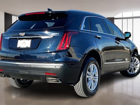 Used 2021 Cadillac XT5 Luxury image 2