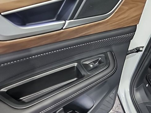 New 2026 Volkswagen Atlas SE image 23