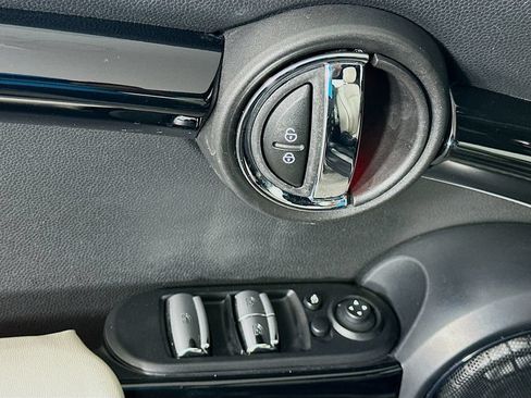 Used 2016 MINI Cooper Convertible FWD image 31
