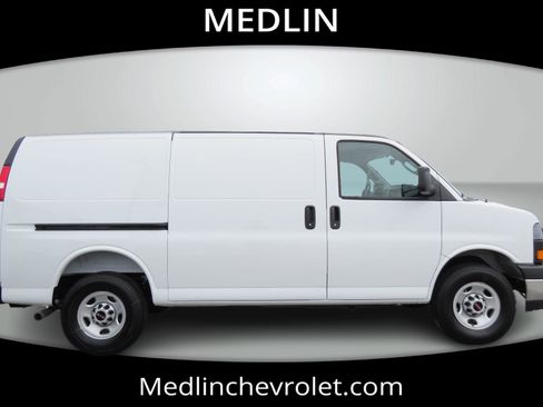 Used 2025 GMC Savana 3500 w/ Driver Convenience Package image 9