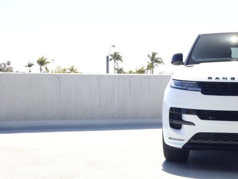 Used 2025 Land Rover Range Rover Sport Dynamic SE AWD/4WD image 12