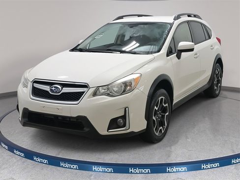 Used 2016 Subaru Crosstrek 2.0i Premium image 3