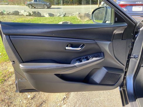 Used 2024 Nissan Sentra SV image 13