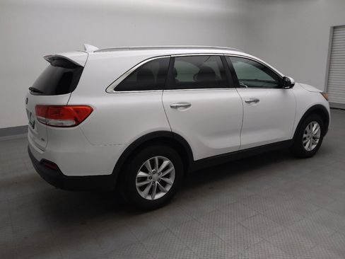 Used 2018 Kia Sorento FWD image 10