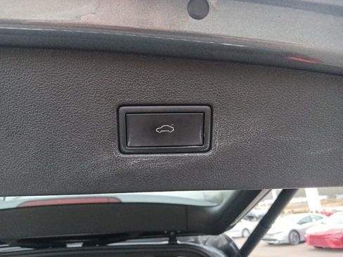 Used 2023 Volkswagen Tiguan SEL R-Line image 30