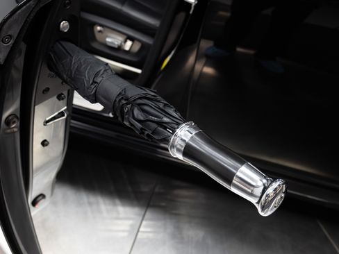 Used 2011 Rolls-Royce Ghost image 38