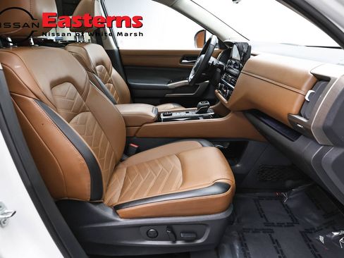 Used 2023 Nissan Pathfinder Platinum AWD/4WD image 25