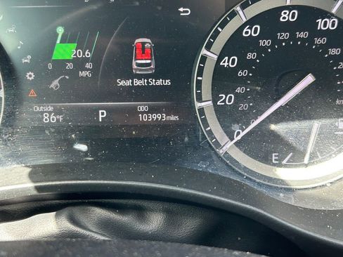 Used 2021 Toyota Highlander XLE FWD image 37