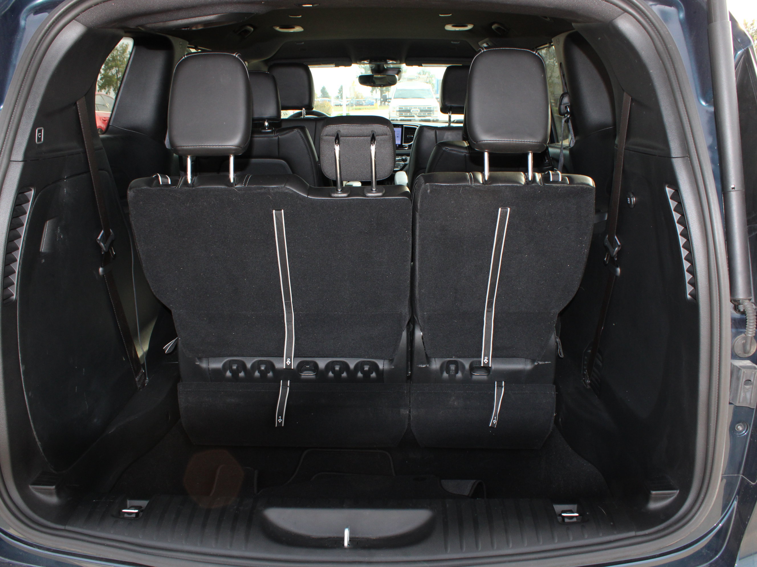 Used 2025 Chrysler Pacifica Select FWD image 16