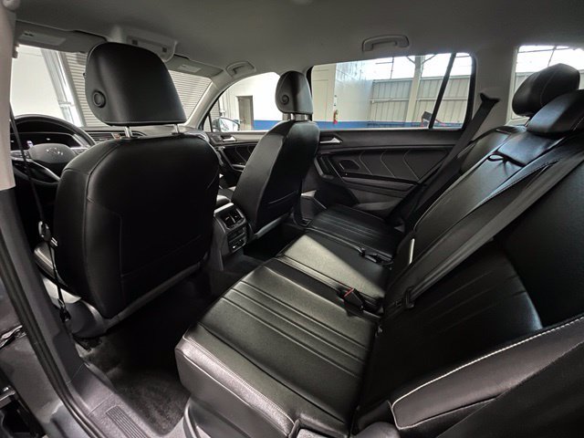 Used 2024 Volkswagen Tiguan SE AWD/4WD image 15