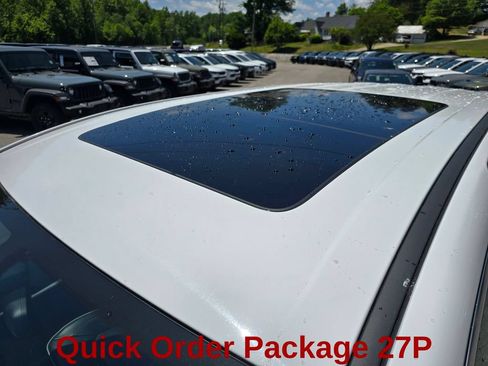 Used 2024 Chrysler Pacifica Limited FWD image 20