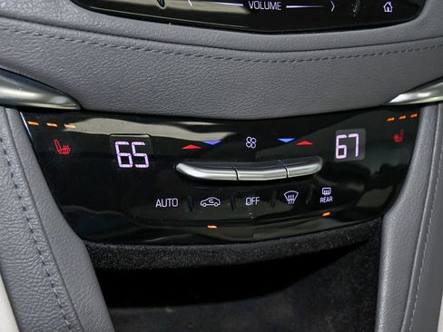 Used 2017 Cadillac XT5 Luxury image 25