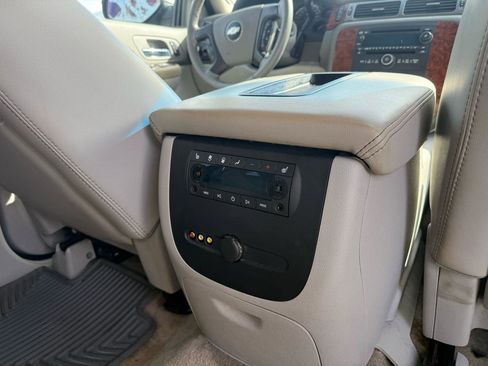 Used 2007 Chevrolet Suburban LT w/ LT Preferred Equipment Group image 25