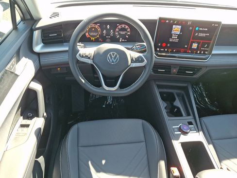 New 2026 Volkswagen Tiguan SE AWD/4WD image 8
