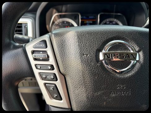 Used 2019 Nissan Titan SV RWD image 29