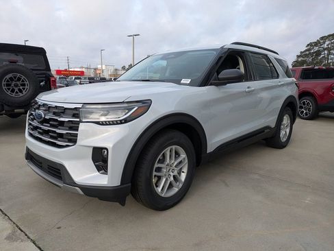 New 2026 Ford Explorer Active w/ Active Comfort Package image 7