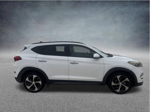 Used 2016 Hyundai Tucson Limited w/ Option Group 03 FWD image 2