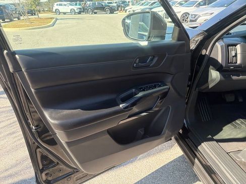 Used 2024 Nissan Pathfinder SV image 14