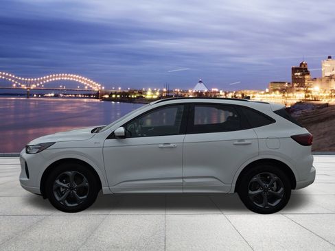 Used 2024 Ford Escape ST-Line Select image 2