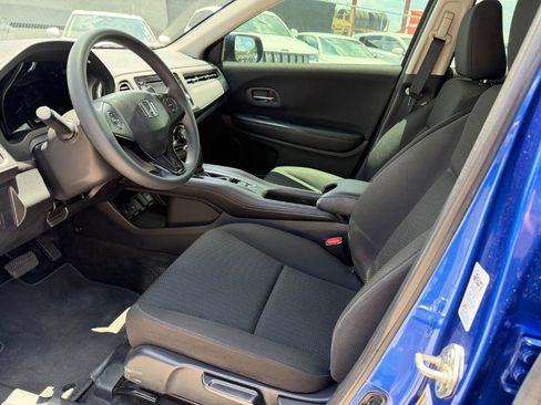 Used 2018 Honda HR-V LX image 9