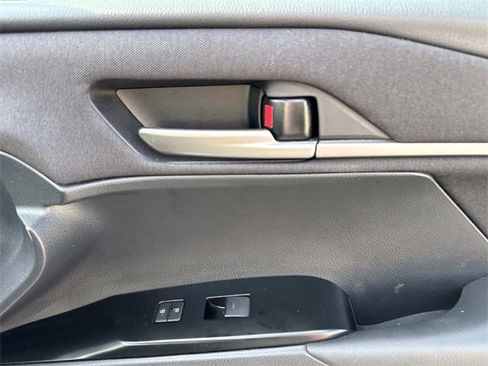 Used 2025 Toyota Camry LE image 14