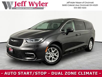 Used 2023 Chrysler Pacifica Touring-L