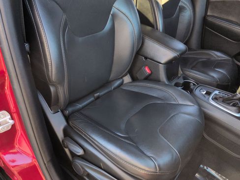 Used 2016 Jeep Cherokee Limited image 24