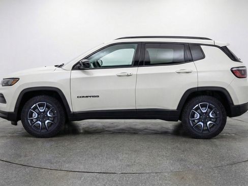 Used 2025 Jeep Compass Trailhawk AWD/4WD image 5