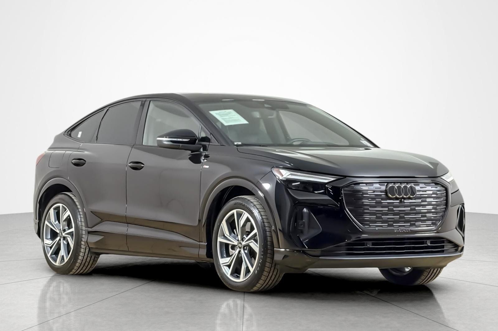 Certified 2024 Audi Q4 e-tron Premium Plus w/ Premium Plus AWD/4WD image 7