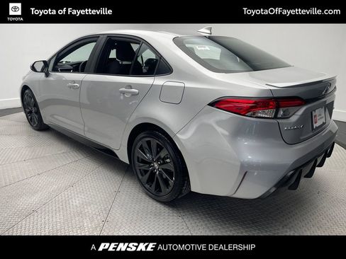 Used 2025 Toyota Corolla SE w/ SE Premium Package image 7