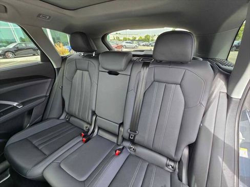 Used 2025 Audi Q5 Premium Plus w/ Premium Plus AWD/4WD image 17