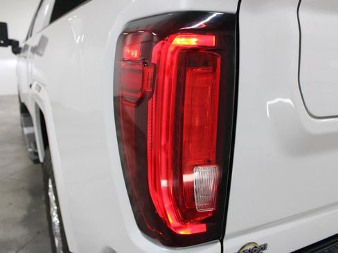Used 2020 GMC Sierra 2500 Denali w/ Denali Ultimate Package AWD/4WD image 29