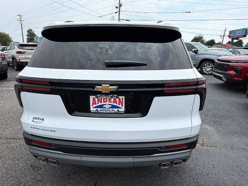 New 2026 Chevrolet Traverse LT FWD image 9