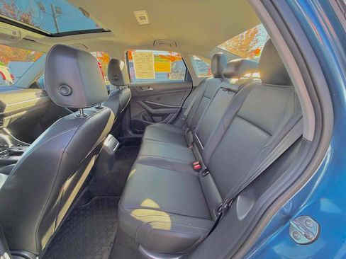 Used 2019 Volkswagen Jetta SE w/ Cold Weather Package image 16