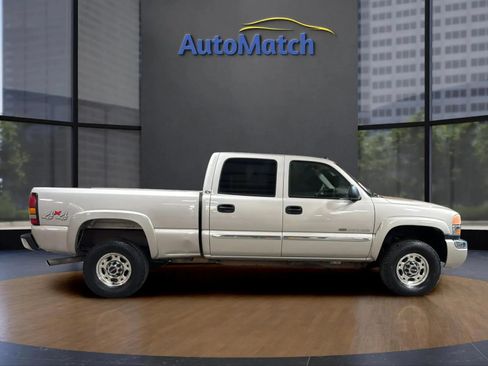 Used 2005 GMC Sierra 2500 SLE w/ Skid Plate Package AWD/4WD image 11