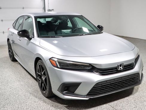 Used 2023 Honda Civic Sport image 5