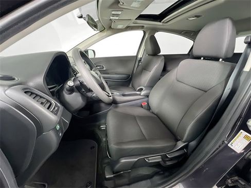 Used 2017 Honda HR-V EX image 4
