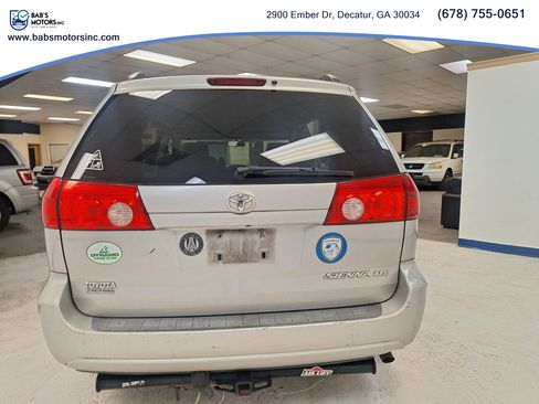 Used 2009 Toyota Sienna XLE FWD image 4