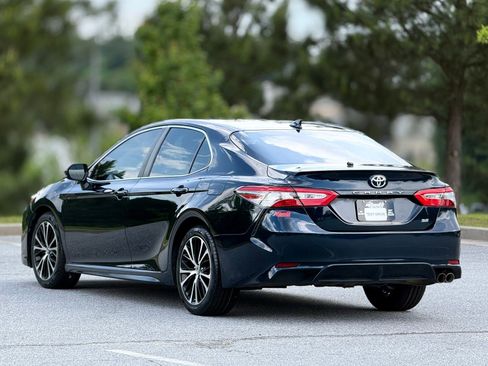 Used 2019 Toyota Camry SE FWD image 10