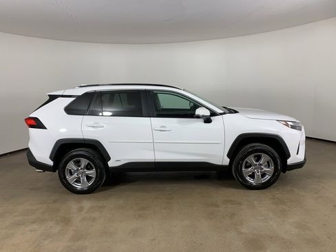 Used 2025 Toyota RAV4 XLE image 7