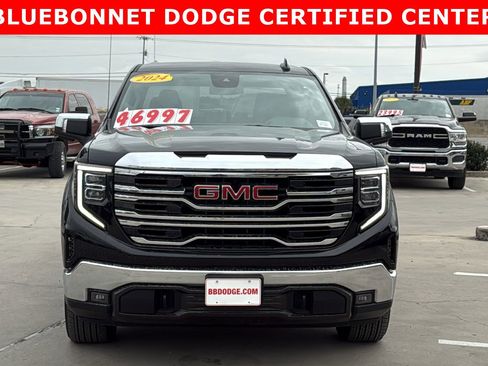 Used 2024 GMC Sierra 1500 SLT image 2