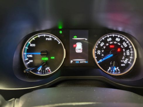 Used 2019 Toyota RAV4 XLE image 5