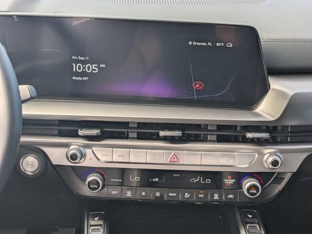 Certified 2025 Kia Telluride S FWD image 18